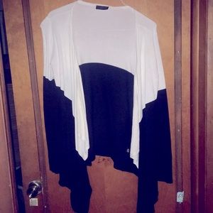 Black & white color block cardigan high low style